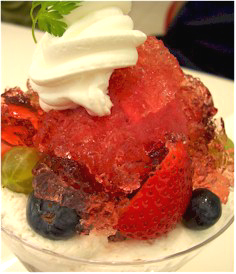 新宿高野フルーツパーラーのパフェ　ベリーのパフェ