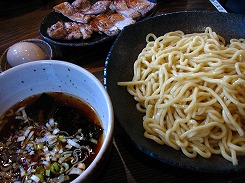 西新宿　つけそば　つけ麺　黒門　地鶏の塩焼き
