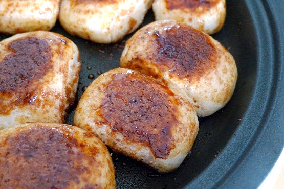 群馬名物B級グルメ 「焼きまんじゅう」