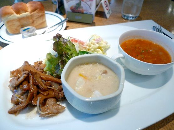 芦屋竹園ホテル ランチ カフェ「La Rue (ラ・ルゥ)