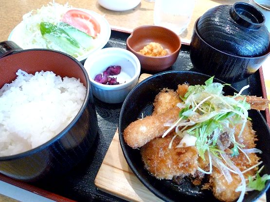 芦屋竹園ホテル ランチ カフェ「La Rue (ラ・ルゥ)